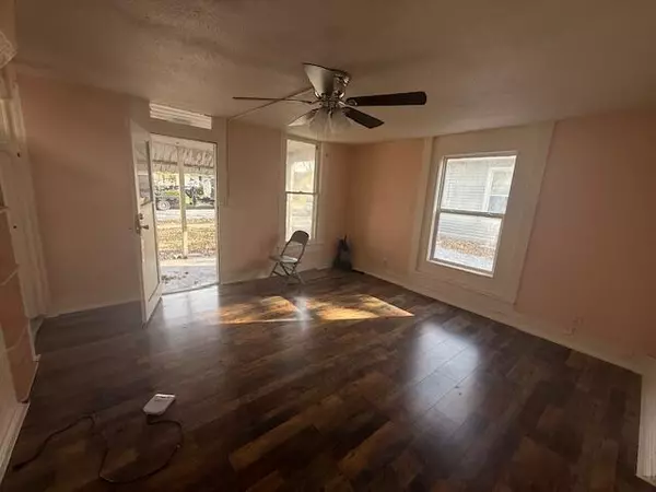 Springfield, MO 65803,2023 N Taylor AVE