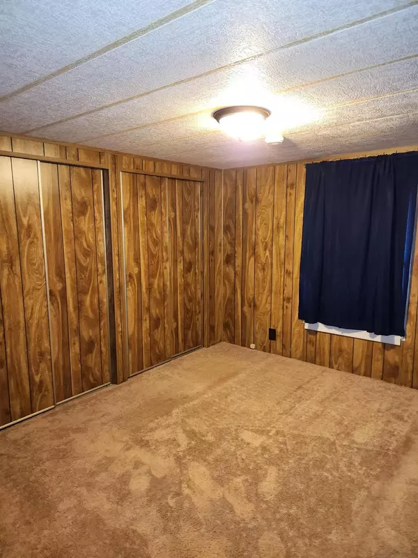 Highlandville, MO 65669,949 945 Ellingsworth LN