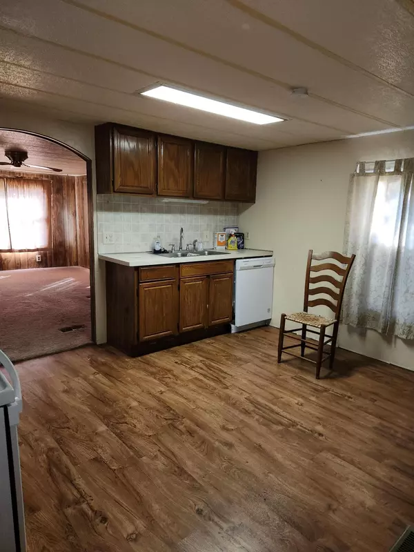 Highlandville, MO 65669,949 945 Ellingsworth LN