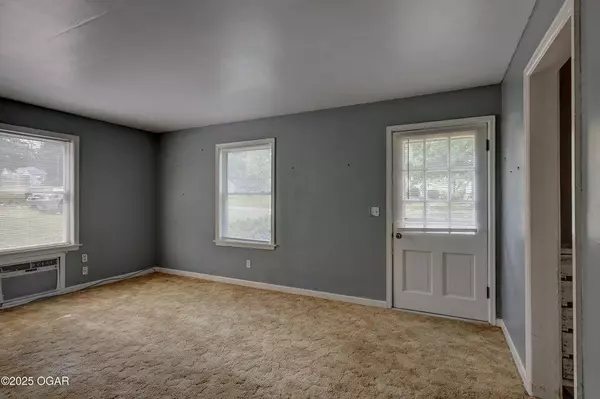 Neosho, MO 64850,817 Kentland DR