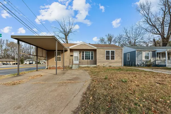 1535 W Calhoun ST, Springfield, MO 65802