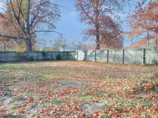 Exeter, MO 65647,111 Maple ST