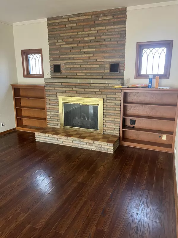 Crane, MO 65633,107 E Mockingbird LN