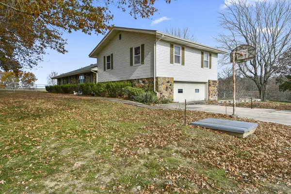 Marshfield, MO 65706,3310 Bell Ford RD