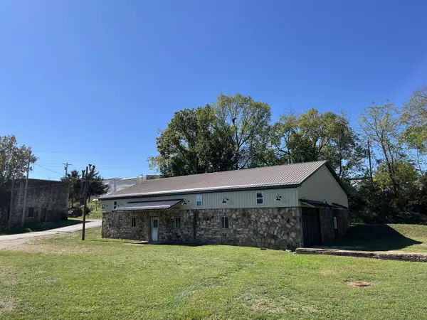 Alton, MO 65606,105 Couch Street