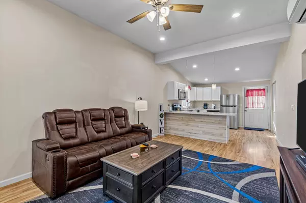 Springfield, MO 65802,1126 W Calhoun ST