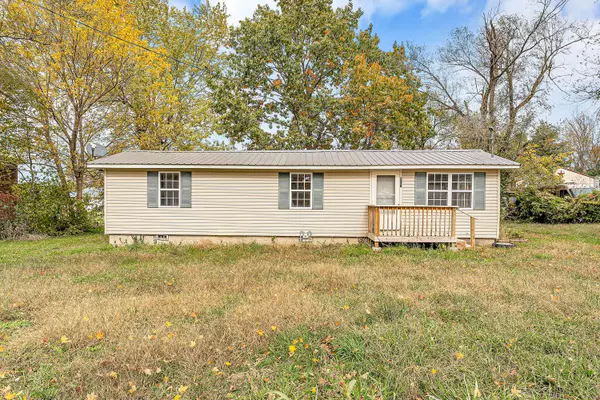 407 W Brown ST, Clever, MO 65631