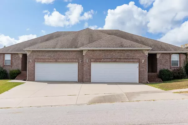 1350 W Kirkwood ST, Ozark, MO 65721