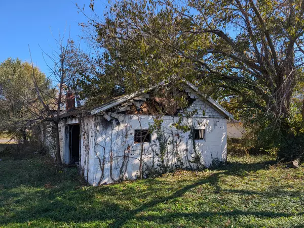 2059 N Washington AVE, Springfield, MO 65803