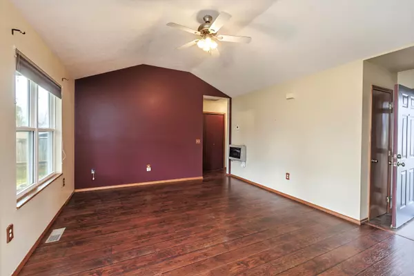 Marshfield, MO 65706,540 Travis ST