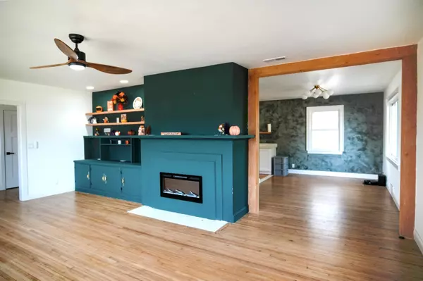 Mt Vernon, MO 65712,626 N Main