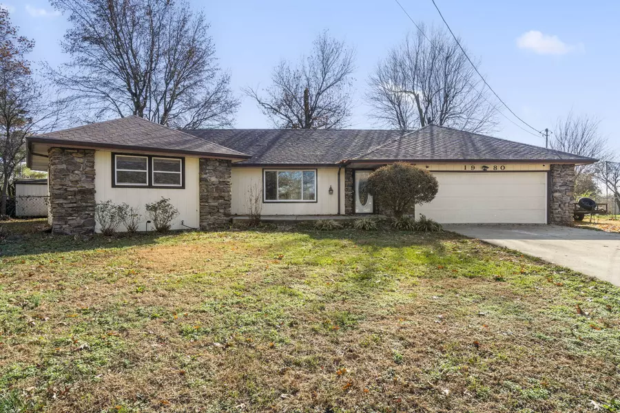 1980 E Smith ST, Springfield, MO 65803