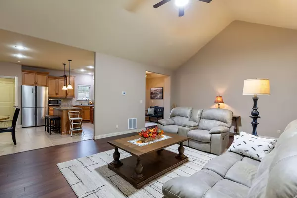 Hollister, MO 65672,124 S Tuscany DR