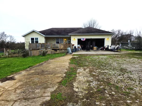 5106 S 165th RD, Bolivar, MO 65613