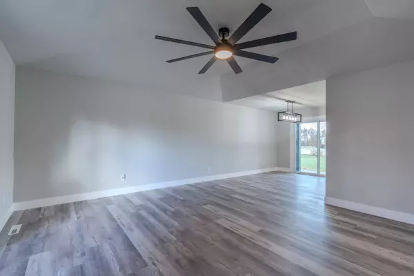 Bolivar, MO 65613,2530 S Hartford AVE