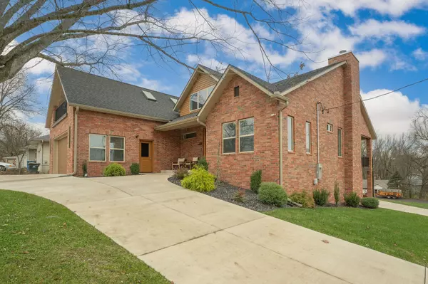 Ozark, MO 65721,502 E Robertson ST