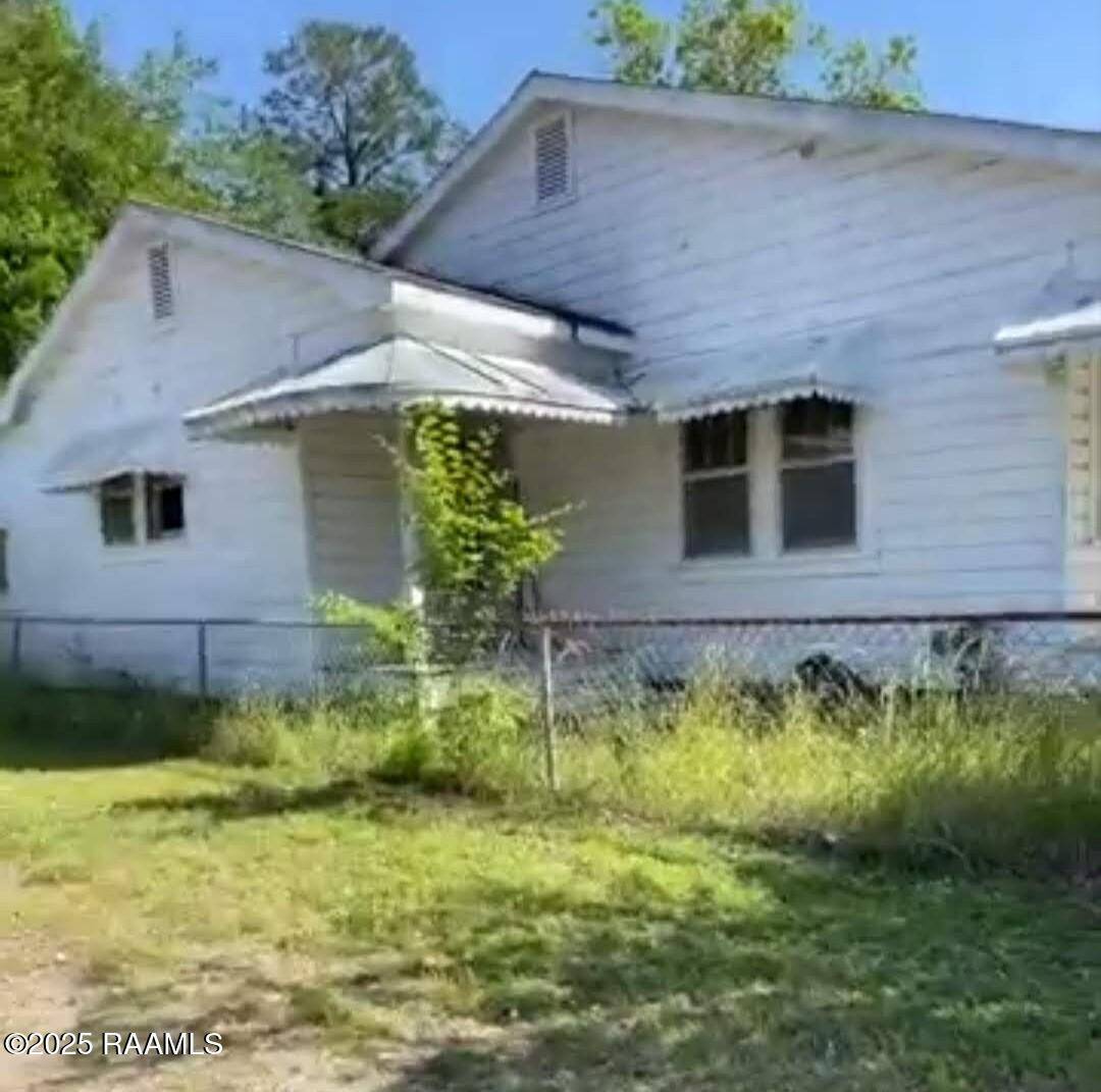 Ville Platte, LA 70586,213 NE Railroad AVE
