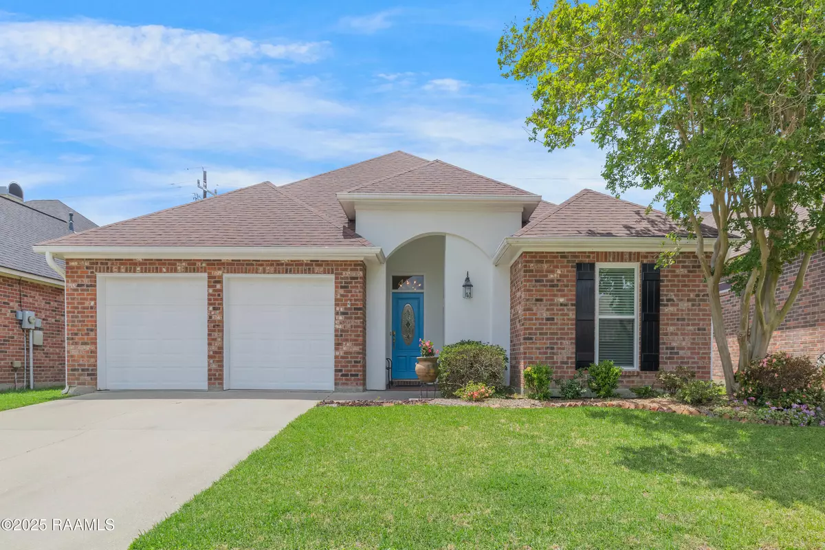 Lafayette, LA 70508,402 Kings Cove CIR