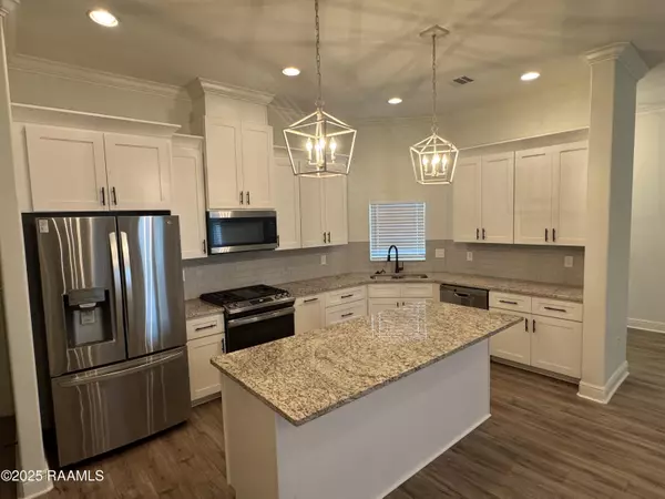 Youngsville, LA 70592,302 Tall Oaks LN