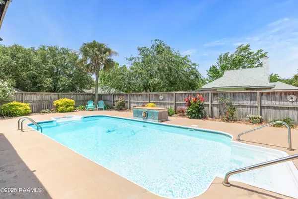 Youngsville, LA 70592,201 Rue Paon