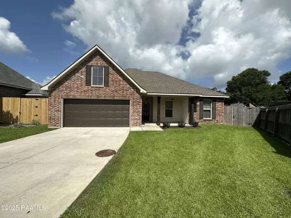 111 Oak Hill LN,  Youngsville,  LA 70592