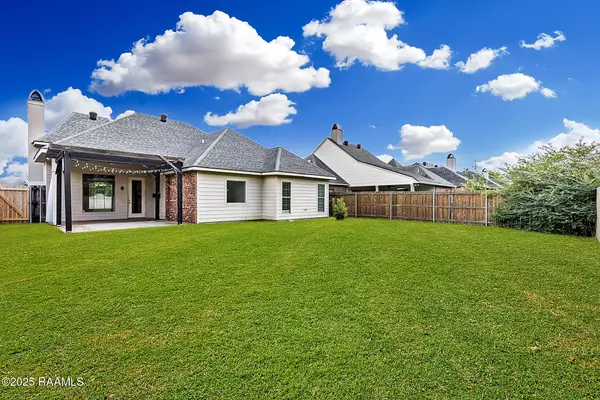 Youngsville, LA 70592,204 Red Cedar LN