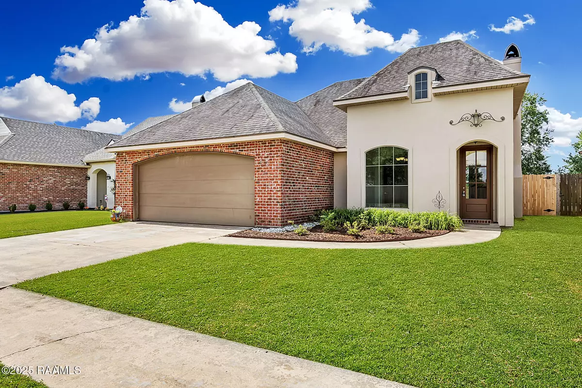 Youngsville, LA 70592,204 Red Cedar LN