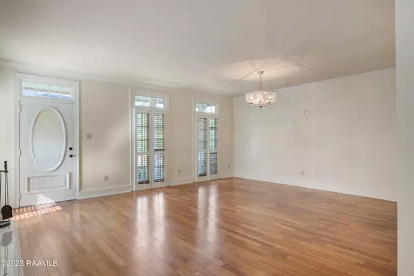 Lafayette, LA 70508,553 Esplanade