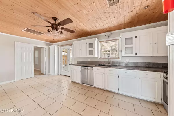 Lafayette, LA 70503,301 Genevieve DR