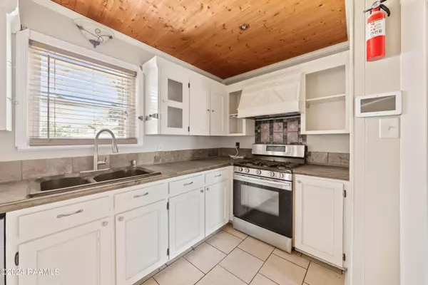 Lafayette, LA 70503,301 Genevieve DR