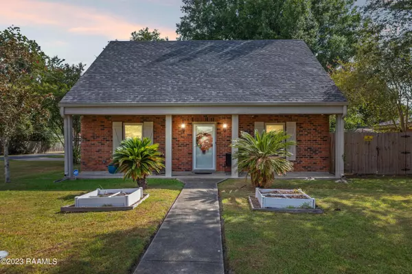 301 Genevieve DR, Lafayette, LA 70503