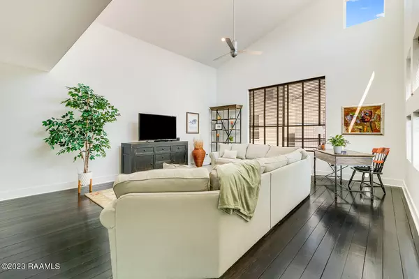 Lafayette, LA 70503,1201 S College RD #19