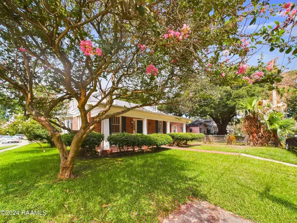 903 Myrtle PL, Lafayette, LA 70506