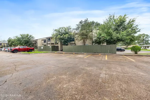 Lafayette, LA 70503,220 Doucet RD #126d