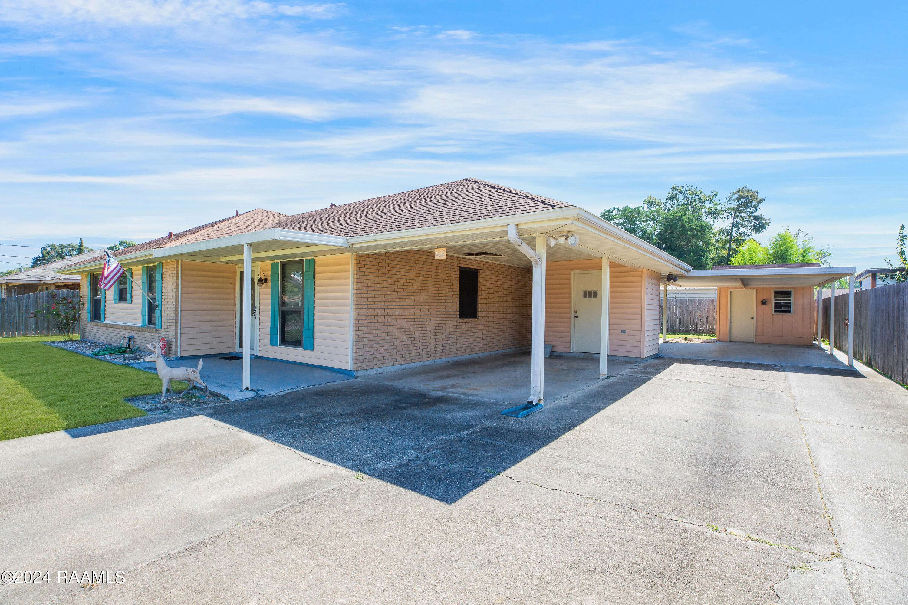 New Iberia, LA 70563,602 E Santa Clara ST