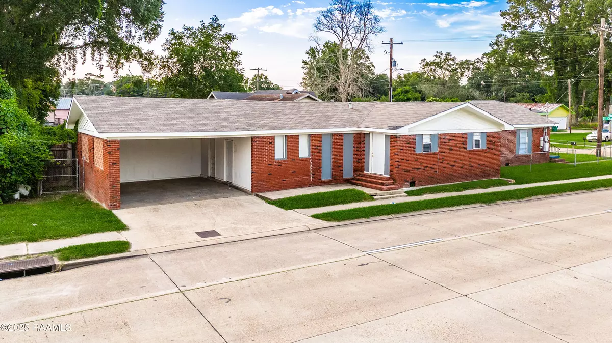 Lafayette, LA 70501,942 St Charles ST