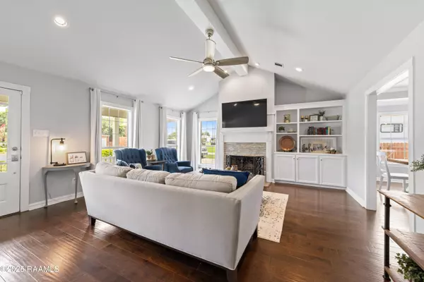 Lafayette, LA 70508,107 Carolyn DR