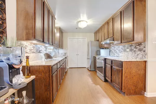 Lafayette, LA 70501,106 Dogwood DR