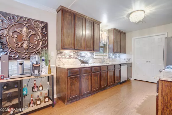 Lafayette, LA 70501,106 Dogwood DR