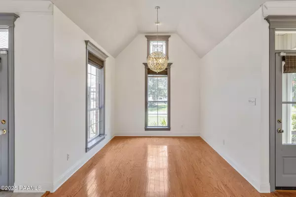 Lafayette, LA 70508,208 Kings Cove CIR