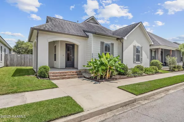 110 Long Cay DR,  Youngsville,  LA 70592