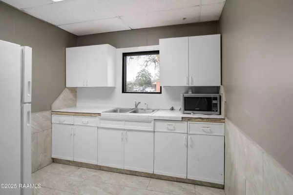 Lafayette, LA 70506,102 Toledo DR