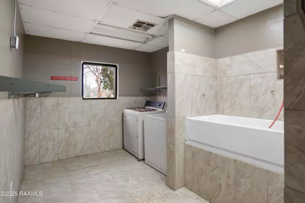 Lafayette, LA 70506,102 Toledo DR