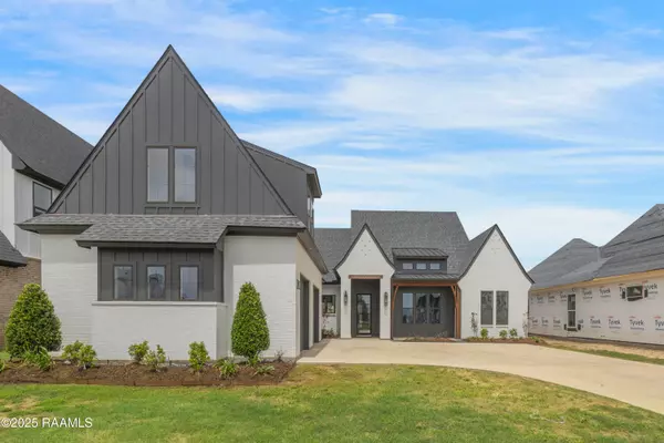 Youngsville, LA 70592,200 Sabal Grove LN