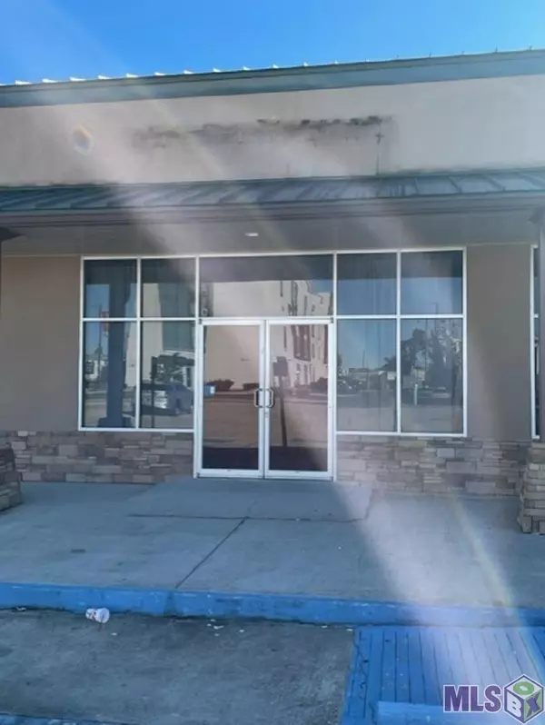 2819 Cabela's Pkwy #B, Gonzales, LA 70737