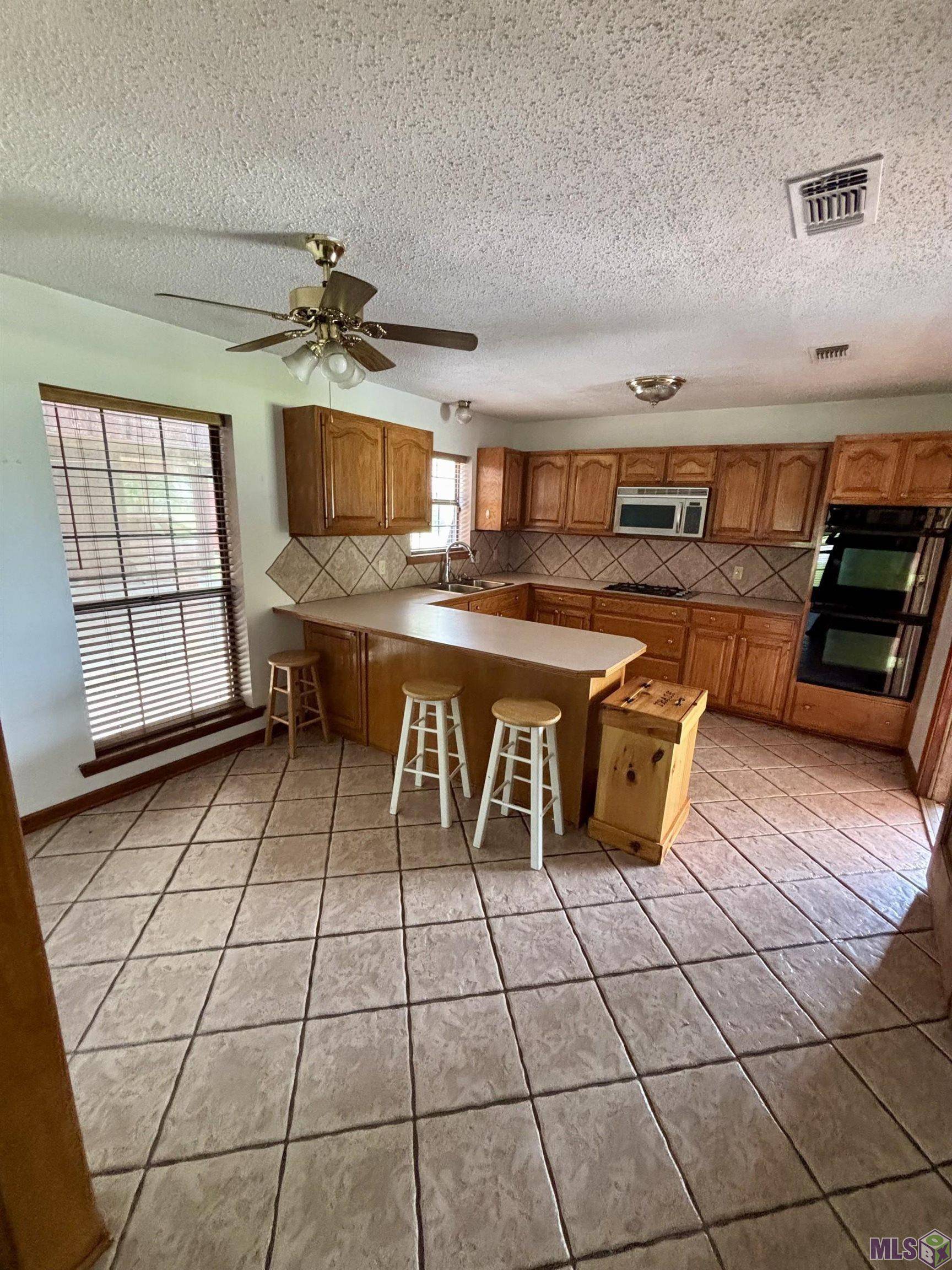 Gonzales, LA 70737,41074 La Hwy 931