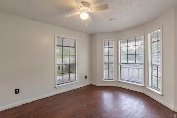 Gray, LA 70359,130 Red Street