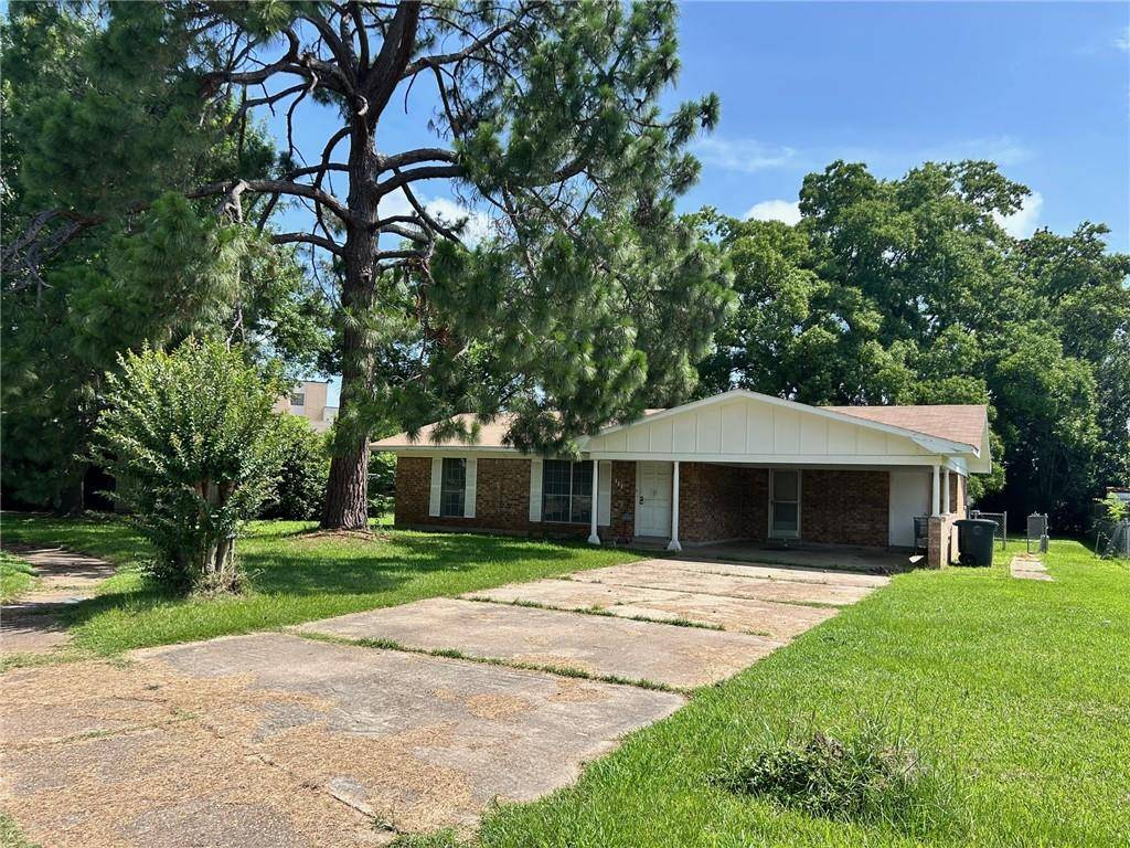111 Willow Circle Street, Natchitoches, LA 71457