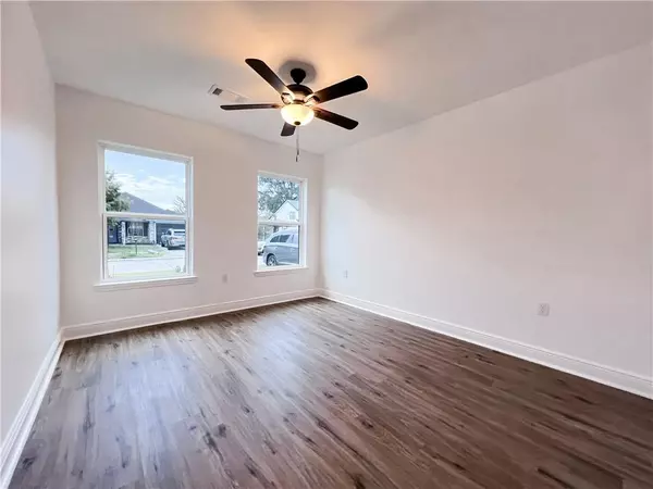 Marrero, LA 70072,5212 Woodstream Drive