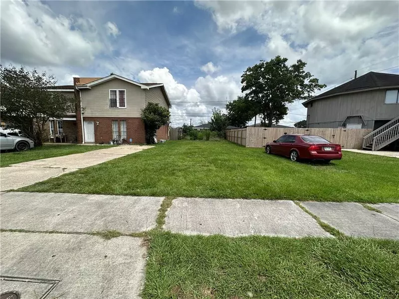 3607 Juno Drive, Chalmette, LA 70043